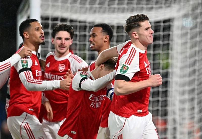 Arsenal chơi cực hay ở mọi đấu trường