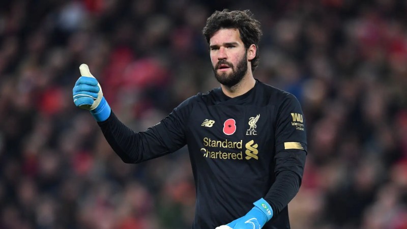 Liverpool nói không với việc bán Alisson