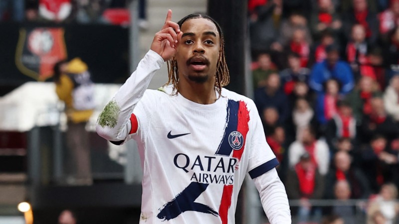 Barcola chơi ấn tượng trong màu áo PSG