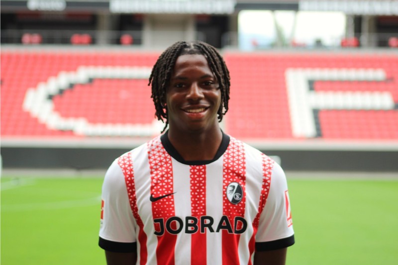 Nhiều đội bóng lớn muốn sở hữu Manzambi