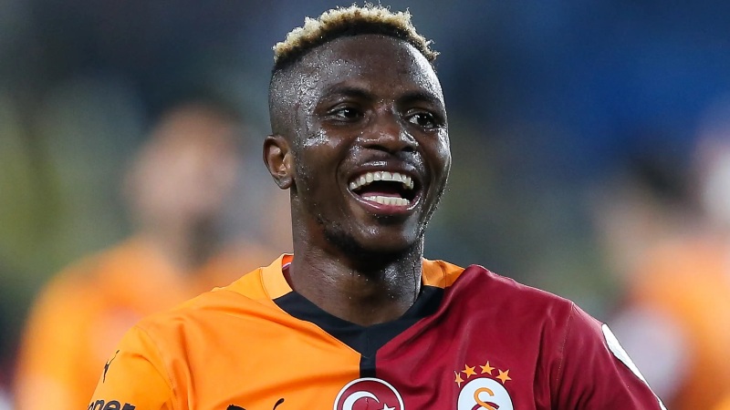 Barca mua Victor Osimhen thay thế Lewandowski