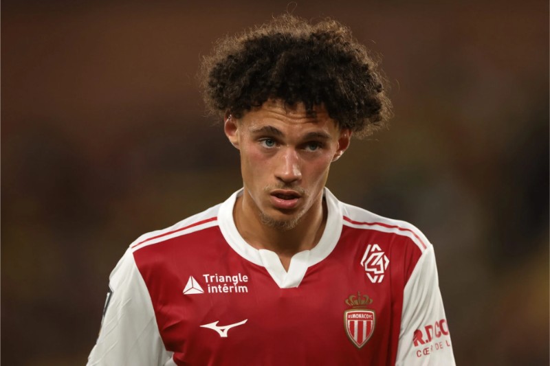 Akliouche có thể thích nghi với môi trường Ngoại hạng Anh